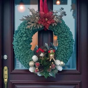 Festive Green Wreath with Red and Gold Accents